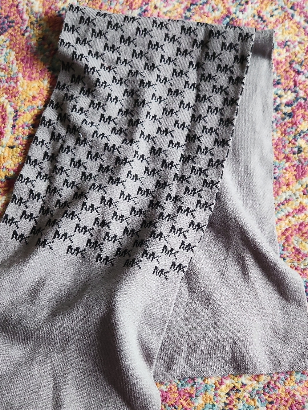 Michael Kors Gray Sweater Scarf with Black Pattern